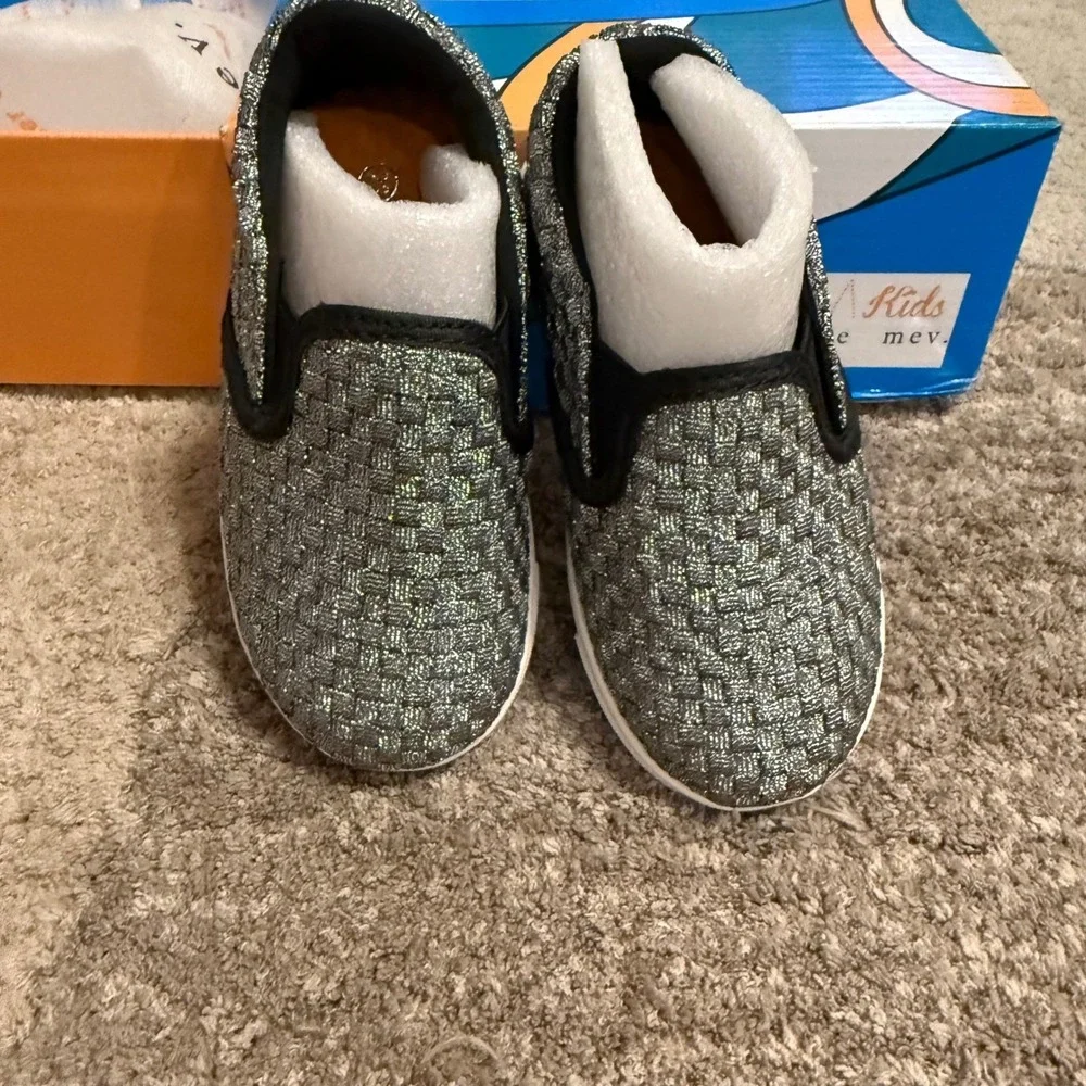 Bernie Mev Kids Silver Metallic Elastic Slip On Sneakers Size 23 EU Toddler 7